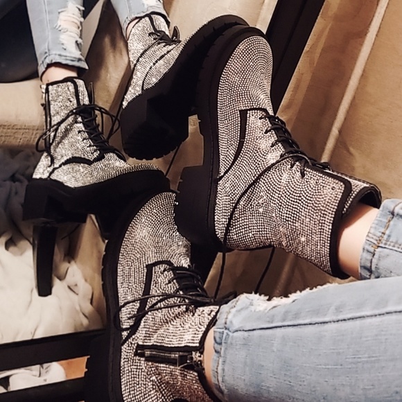 Last  6  Dimond Silver  Combat boots - Picture 2 of 8